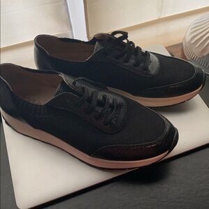 Naturalizer Size 10 Stylish Black Athletic Shoes for Women